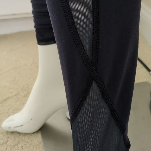 Lululemon mesh leggings - Picture 2 of 8
